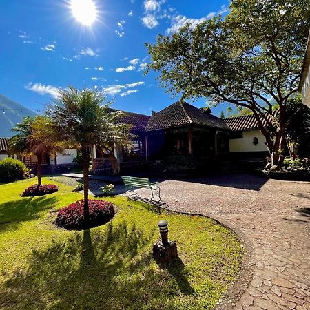 La Quinta Mansion Bed & Breakfast Banos  Bagian luar foto