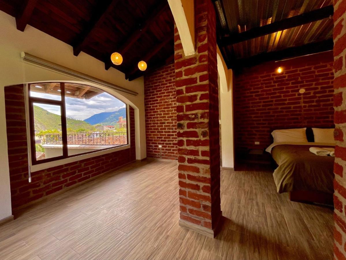 La Quinta Mansion Bed & Breakfast Banos  Bagian luar foto